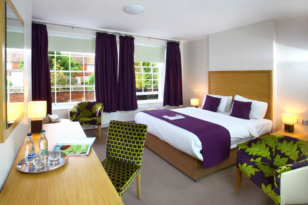 The Chequers 4*